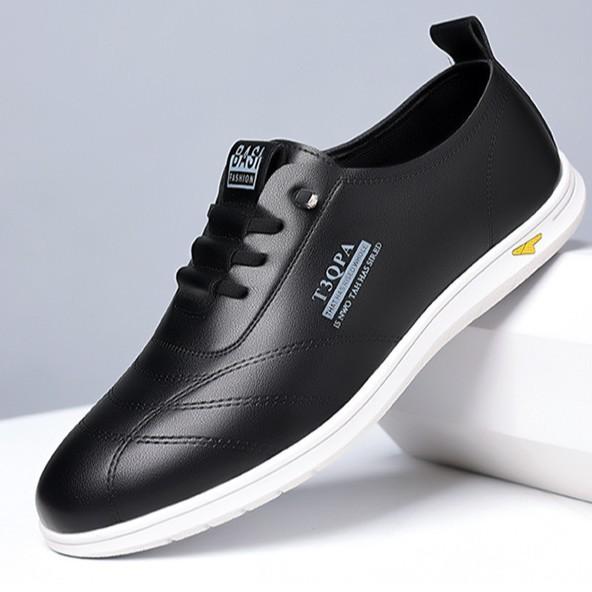 New simple men's shoes are fashionable and match daily commuting soft soles, comfortable and breathable casual shoes