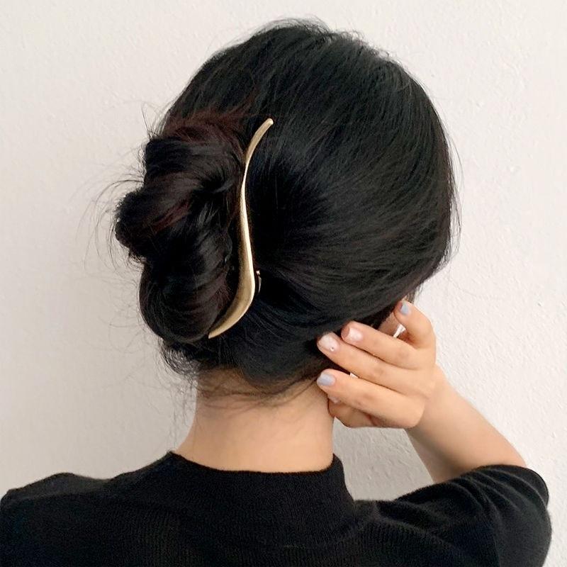 New Women Elegant S-shaped Metal Hairpins Claw Korean Hair Clips Ponytail Hair Clip Fashion Barrettes Hair Accessories