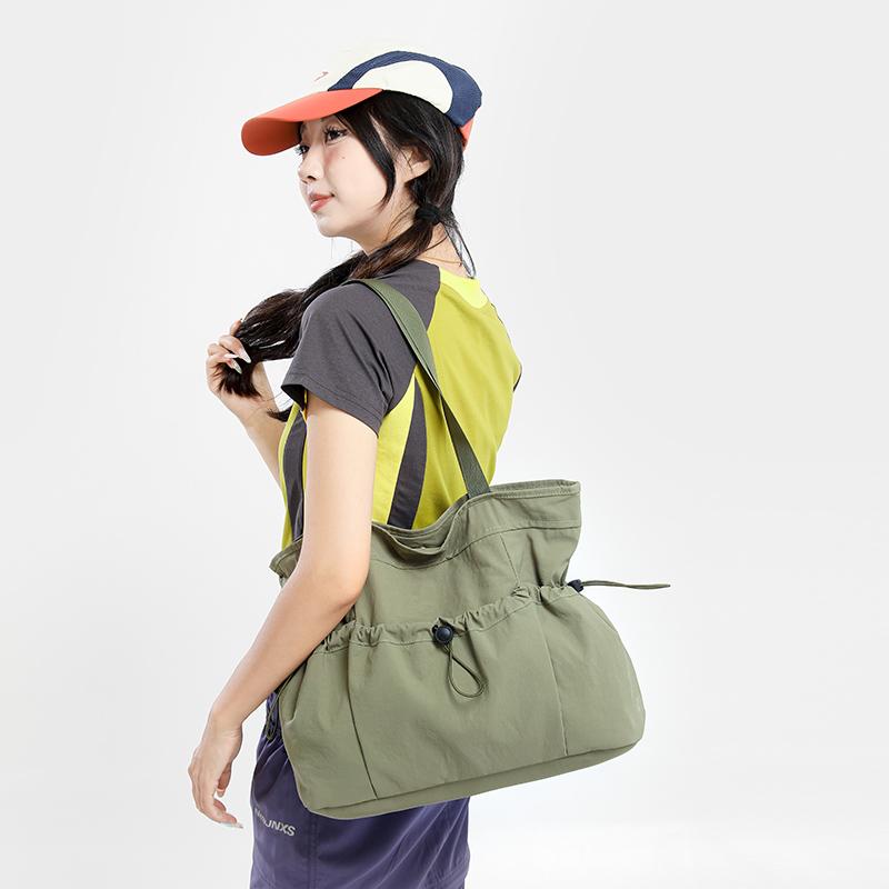 

Lightweight Large Capacity Shoulder Bag Women s Commuter Tote Bag бежевий