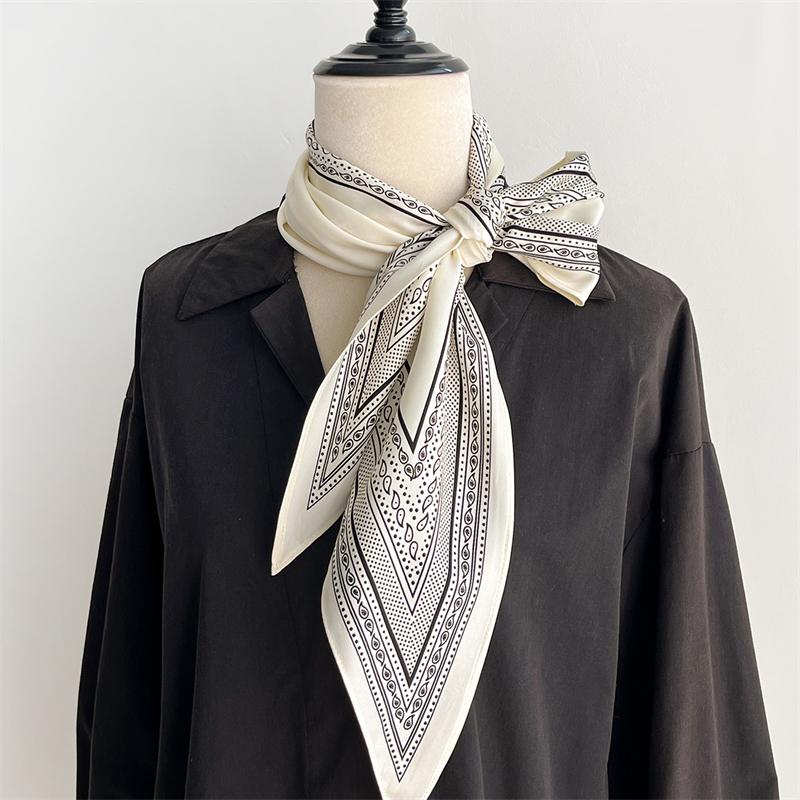 2025 New Fashion Women Triangle Scarf Bohemian Style Paisley Designer Long Ribbon Twill Silk Scarves Neckerchief Luxury