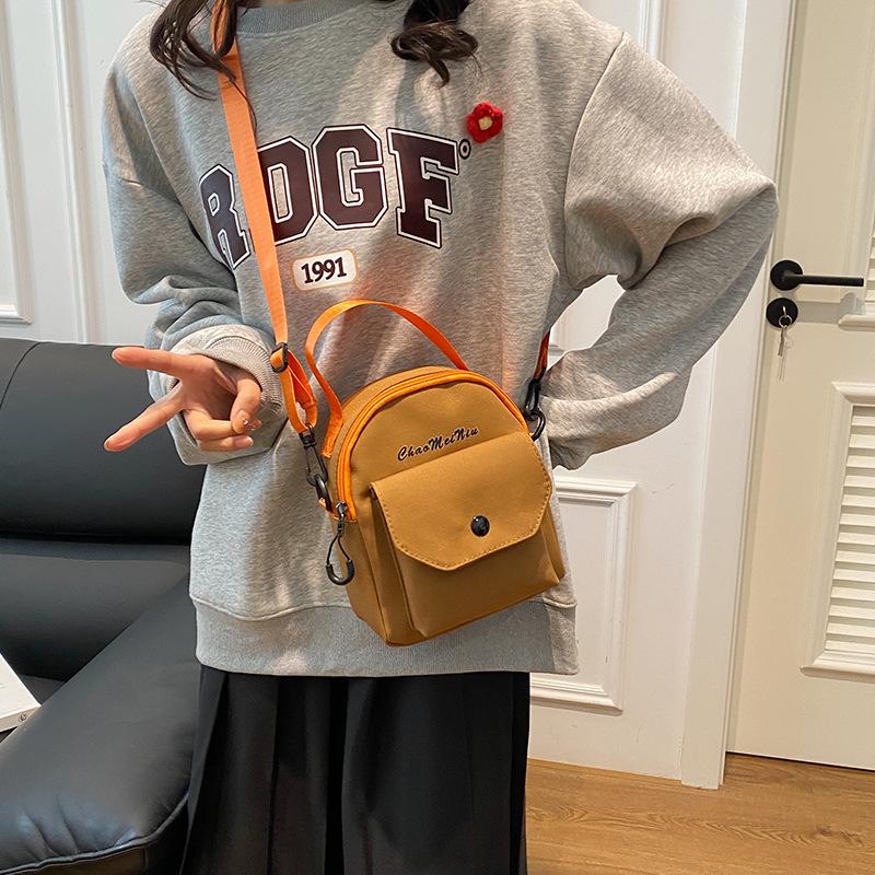 Simple contrasting nylon handbag New trendy women's bag Sports trendy and casual shoulder bag