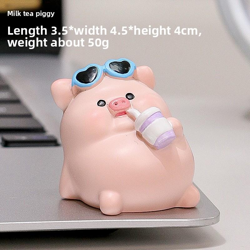 Creative Holiday Leisure Piggy Cartoon Figurine Handcrafted Toy Car Decorative Item for Tabletop Decoration, A Soothing Decorative Item.