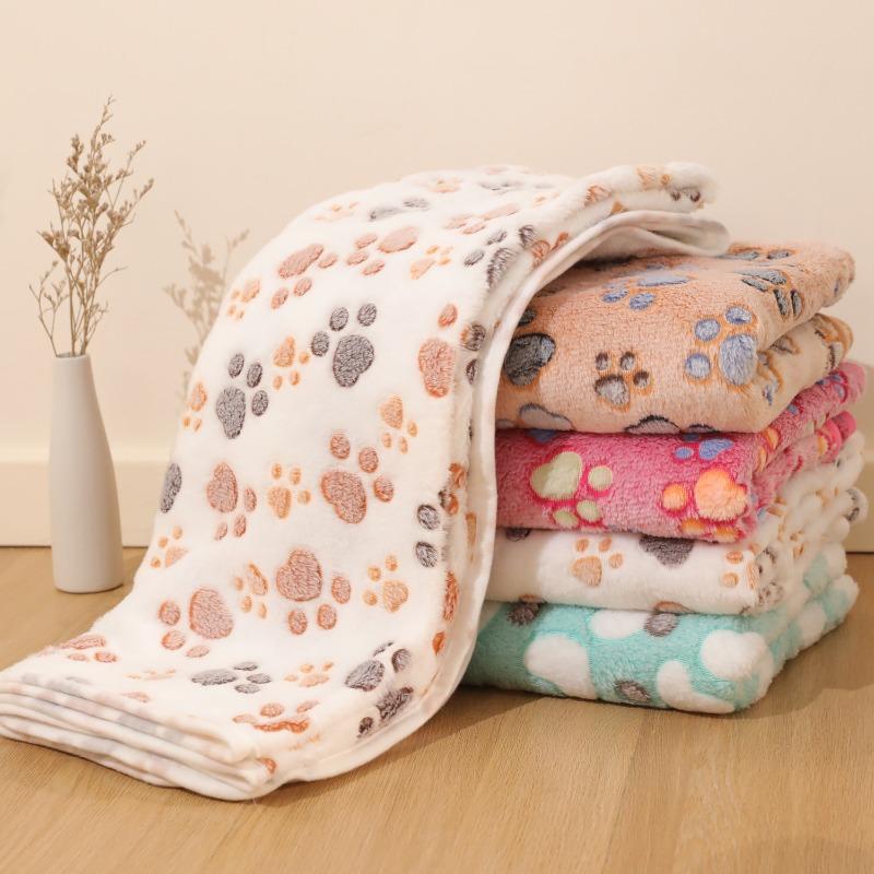 Winter Pet Thickened Blanket, Coral Fleece Dog Sleeping Pad, Comfortable and Warm Pad, Small and Medium-sized Pet Quilt