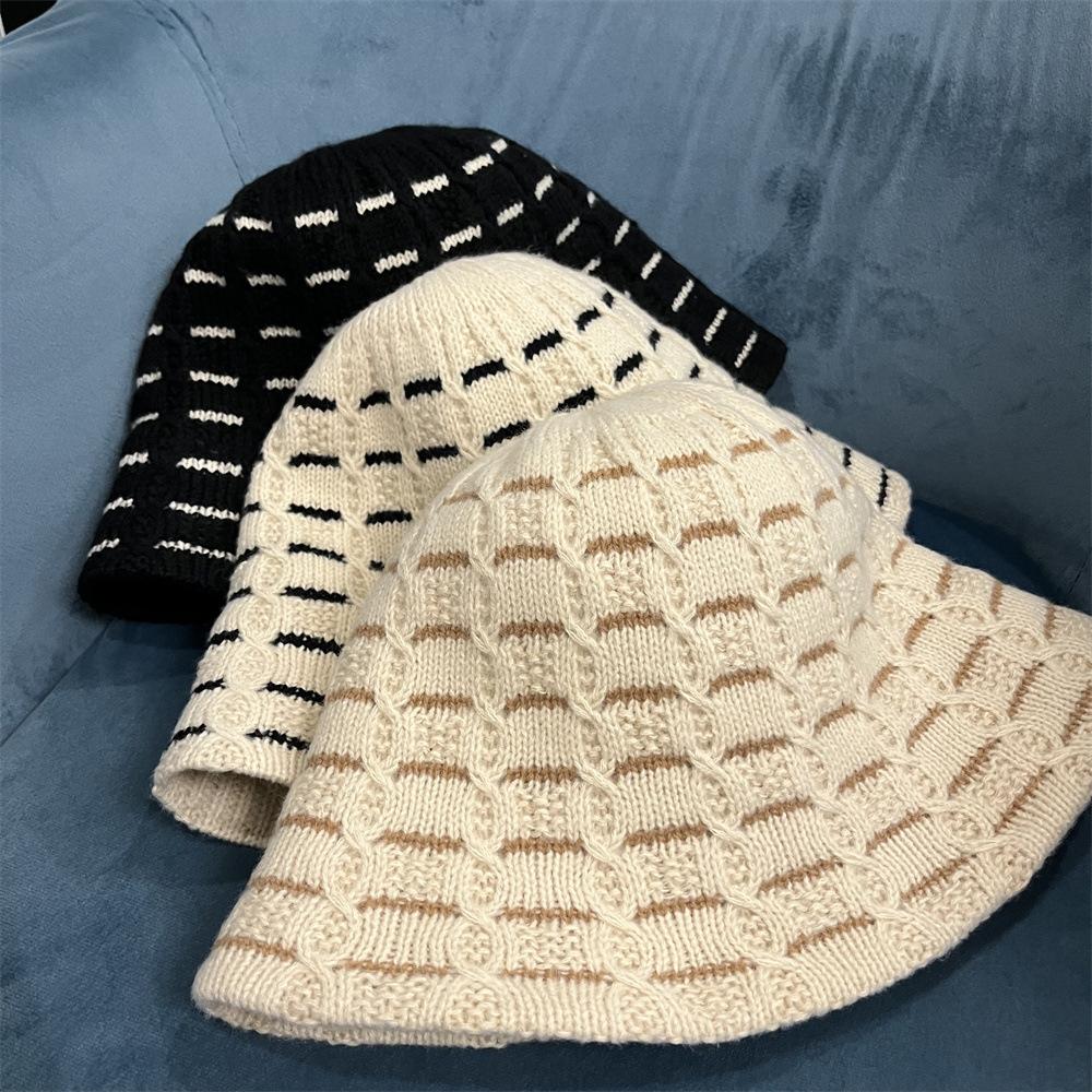

Mixed color knitted wool bucket hat versatile bucket hat autumn and winter warm washbasin hat wool hat tide Adult average size чорний