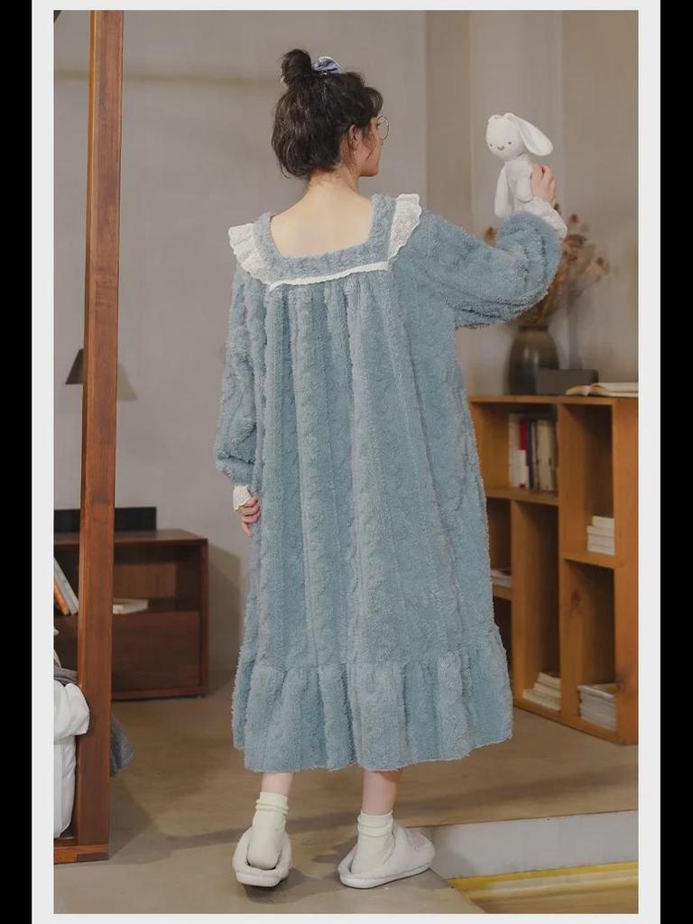 Women's Long Sleeve Fleece Nightdress - Warm, Over-the-Knee, Thick Plus Velvet Flannel, Large Size.