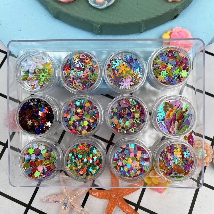 12-Farben Nail Art Glitzer Set: Rosen-, Blüten-, Herz- & Stern-Pailletten zur Handyhüllen-Dekoration