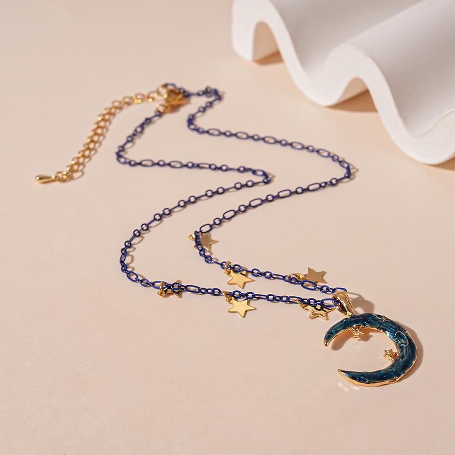 Retro Metal Heart Conch Necklace: Luxurious, Unique, and Exaggerated Clavicle Chain