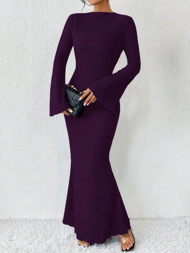 

Оливково-зеленое облегающее платье-русалка из рубчатого трикотажа с рукавами-колокольчиками S фиолетовый