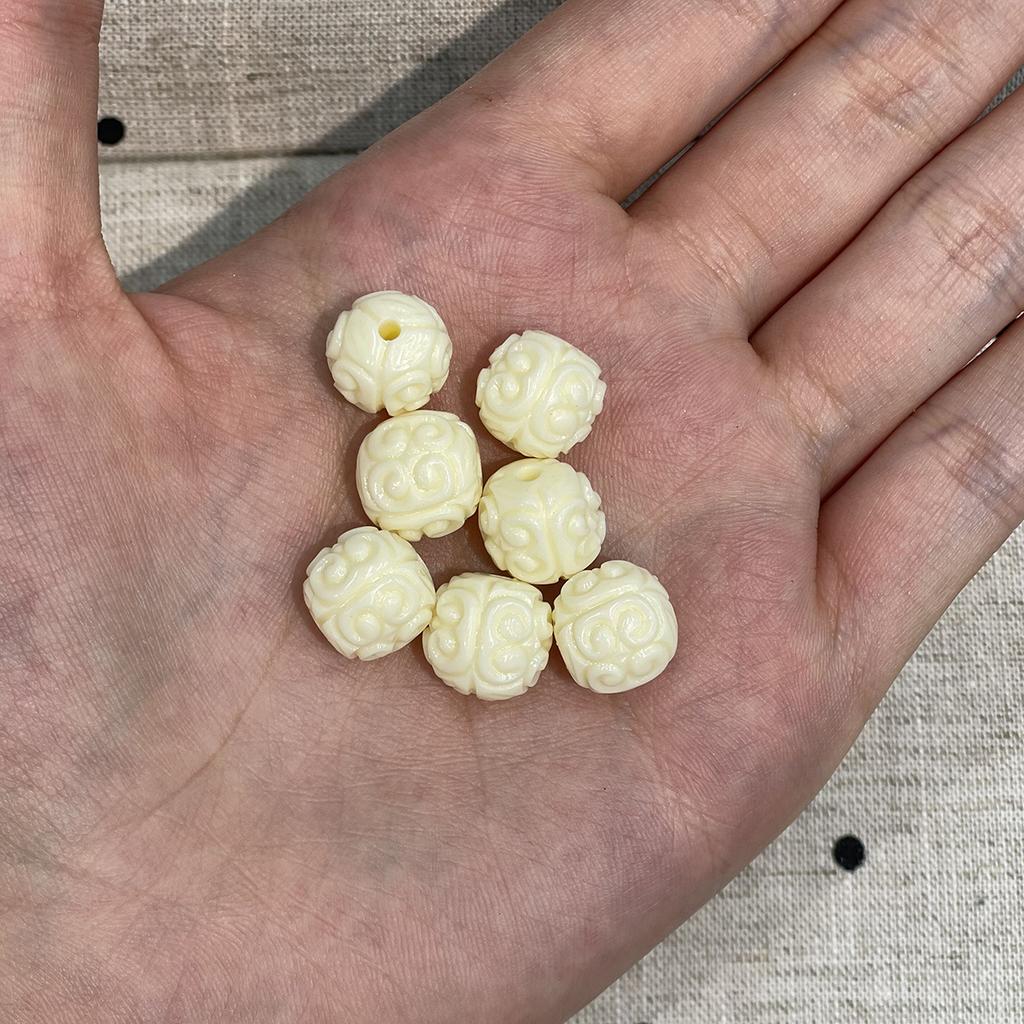 10Pcs Shell Powder Carved Ruyi Pattern Round Beads 11x12mm Through Hole Loose Spacer Beads for DIY Bracelet Necklace Jewelry Making