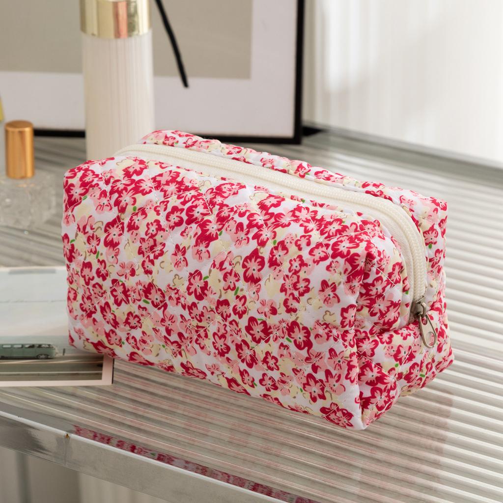 Quilted Large Capacity Floral Makeup Bag for Women Girl Lady Travel Cosmetic Organizer Case Toiletry Storage Pouch for Women