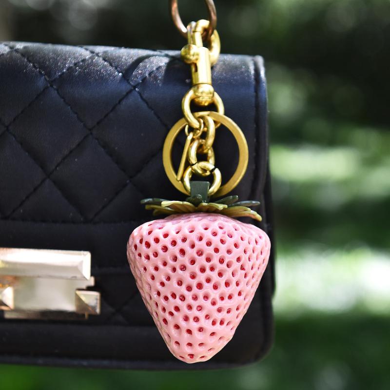 Simulation Strawberry Bag Pendant Cute Car Keychain Bag Accessories Strawberry Fruit Pendant Holiday Gift