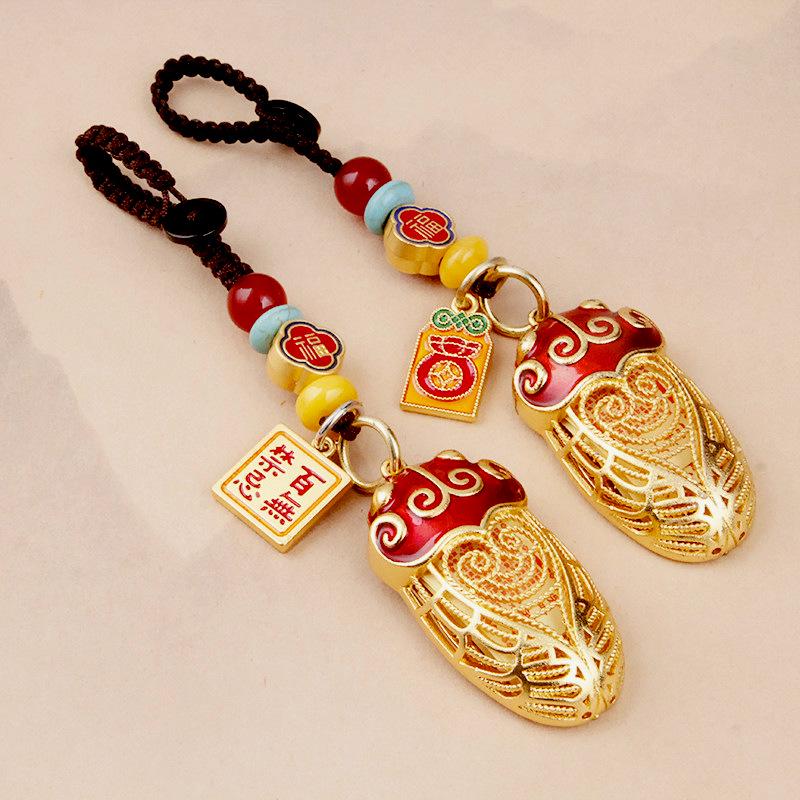 Golden Cicada Zodiac Keychain: Bringing Good Fortune with Its Stunning Debut