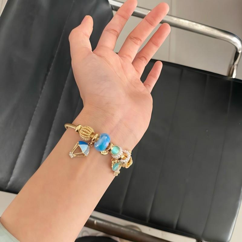 Stainless Steel Bracelet For Women With Bunny Pendant Elegant Jewelry For Gift Giving