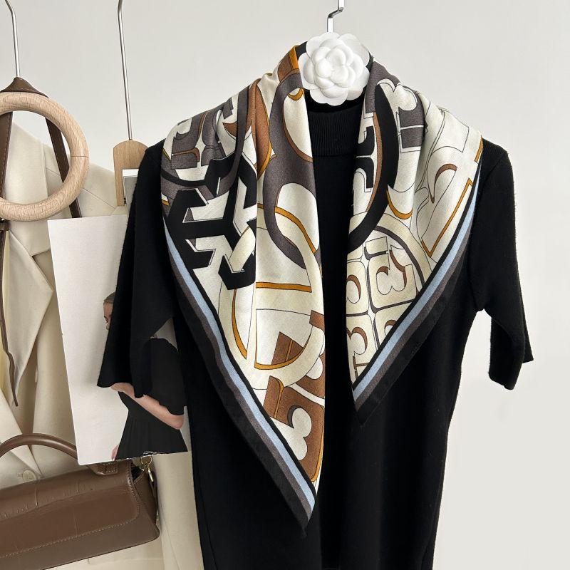 Autumn hot sale new T home big-name printing high-end cotton and linen texture 71cm small square scarf women's velvet silk scarf