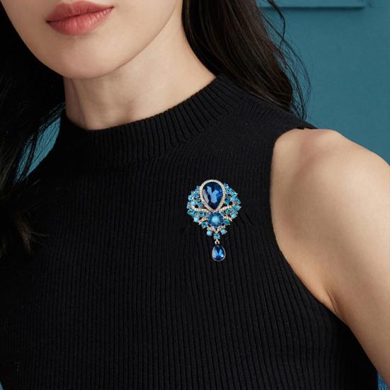 Elegantní brož ve tvaru kapky vody Zářící kamínky Umělý křišťál vykládaný špendlík Svatební párty Odznak Šperky Dárek