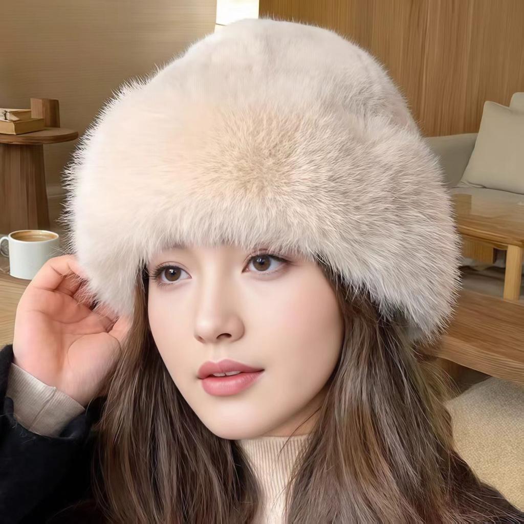 Imitation Fur Hat for Women, Autumn and Winter Plush Fisherman Hat, White, High-end, Adult, Face-slimming, Warm, Ear-protecting