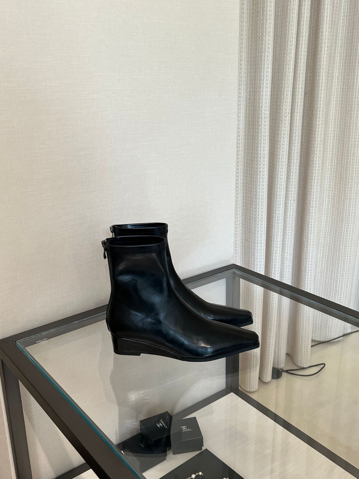 

2025 autumn and winter new French retro square head inner height-increasing short boots women s versatile and thin pleated short tube thin 39