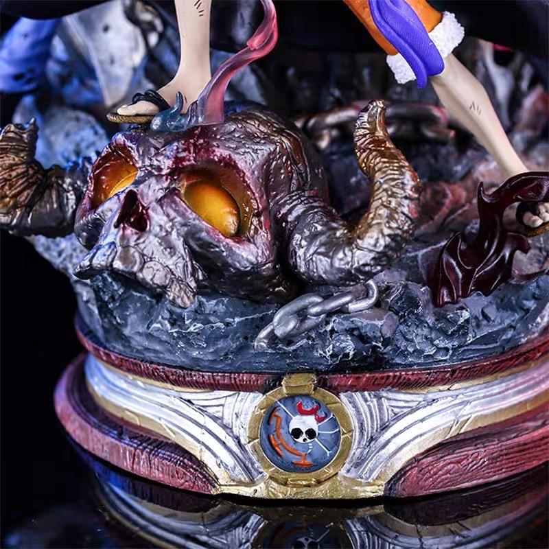 Statuie Model Insula Fantomelor Căpitanul Pirat Luffy