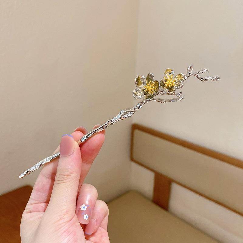 Chinese Style Peach Flower Hair Sticks for Women Simple Metal Flower Chopstick Hairpins Hairstyle Design Tools Accessories