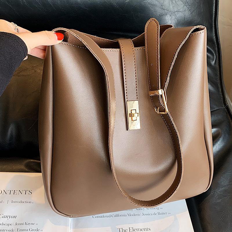 Popular bags women's large-capacity new fashion simple and versatile shoulder messenger bag autumn bucket bag