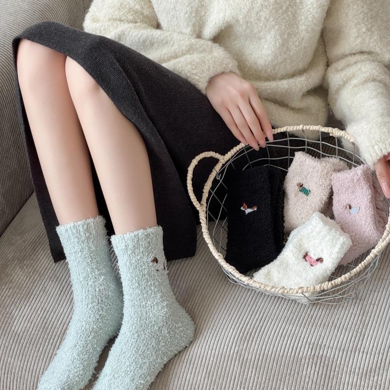 Coral Fleece Socks for Autumn and Winter, Non-shedding Dachshund Women's Socks, Half-fleece Warm Floor Socks