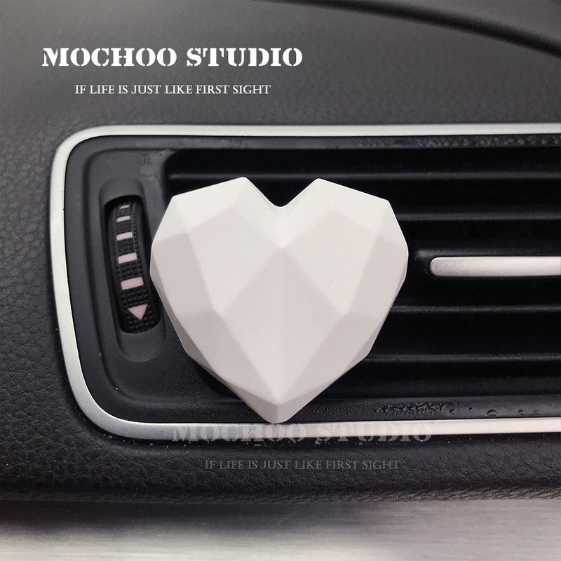 

Aromatherapy Cupid Love Couple Air Conditioning Plaster Car White Geometric Heart
