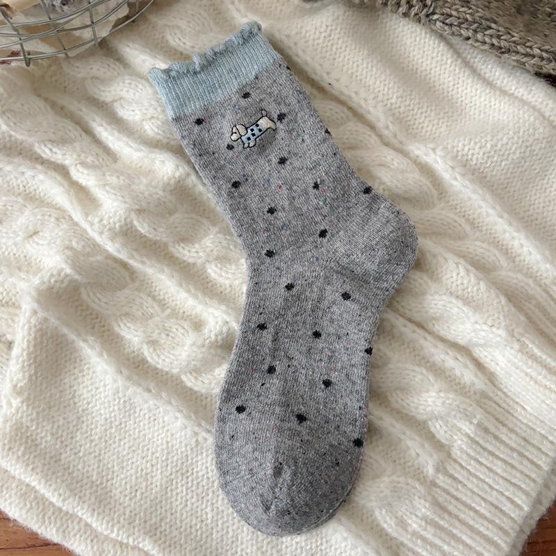Autumn and winter thickened warm embroidered puppy wool socks female Korean lace contrasting color medium tube socks