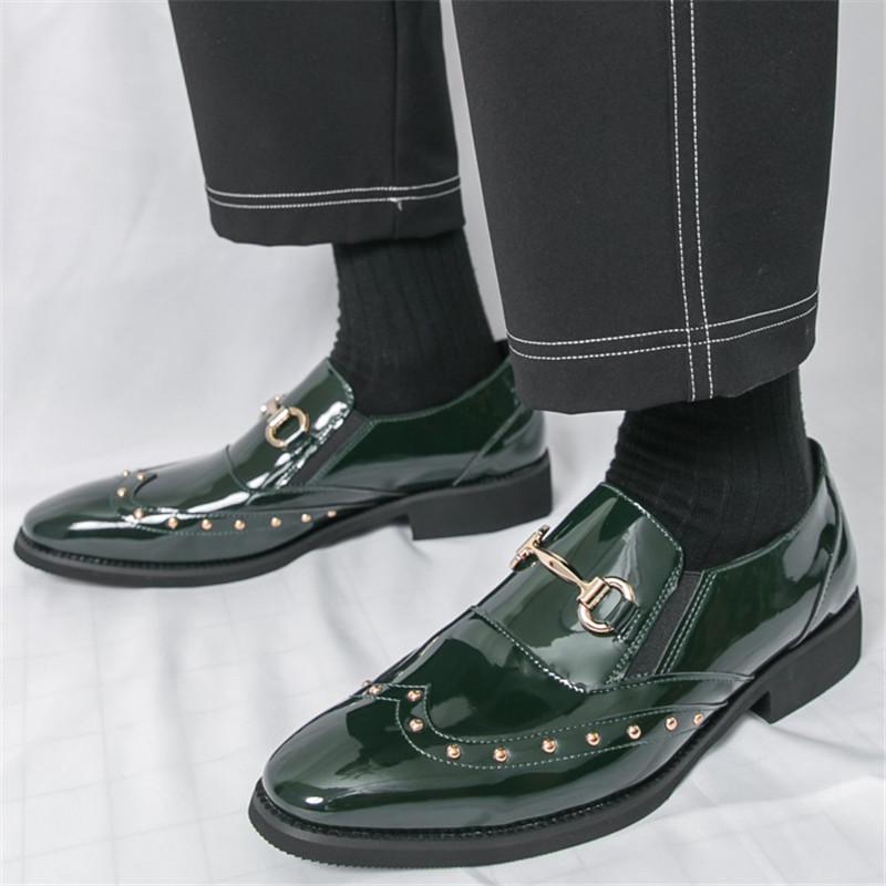 New Gold Green Pointed Rock Rivet Loafter For Men Fashion Brand Designer Casual Dress Homecoming Shoes Formal Wedding Footwear