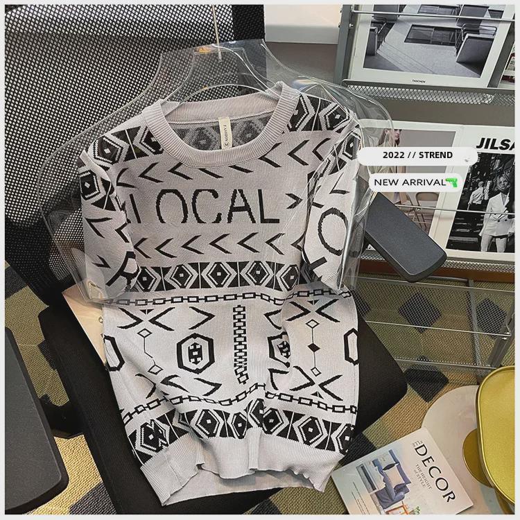 Men's 2023 Trendy Slim Fit Knitted Jacquard T-shirt: Ice Silk, Round Neck, Short Sleeve, Fashionable Letter Design