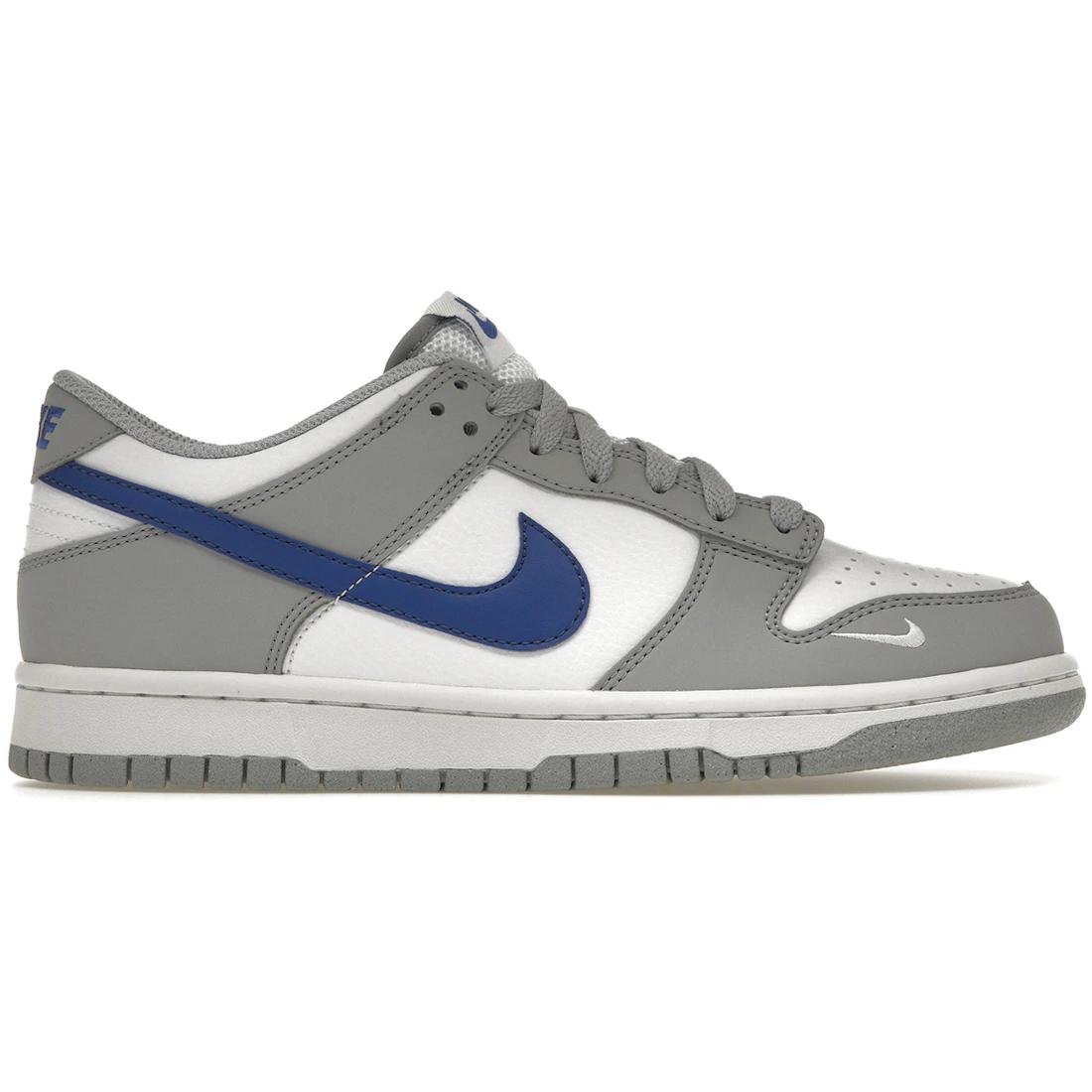 

Sneaker Nike Dunk Low Mini Swoosh Wolf Grey Game Royal (GS)(FN3878-001) 35.5