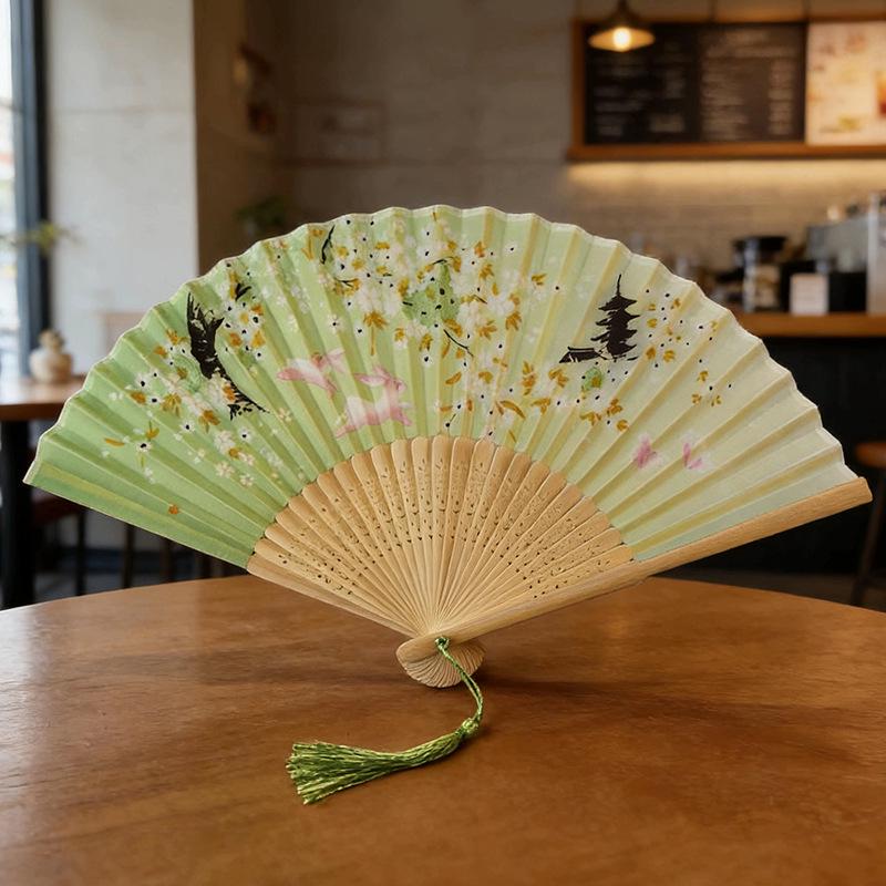 Retro-Tanzfächer im japanischen Stil für den Sommer - Klassischer antiker Stil
