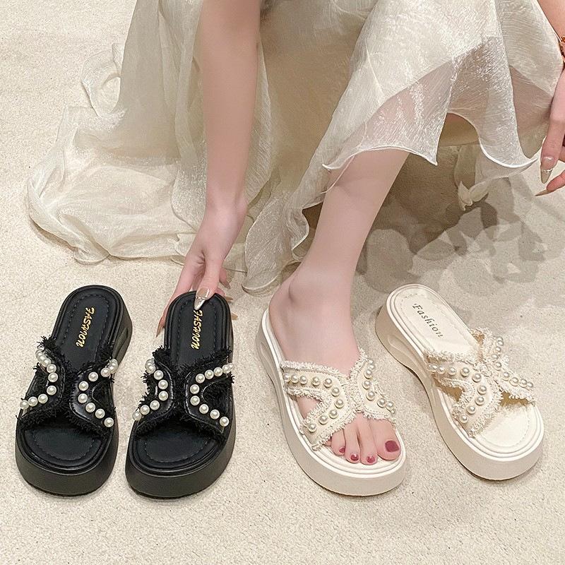 Pearl Slippers Women's Wear 2025 Spring and Summer New Flat Bottom Fashion Korean Version Versatile Internet Celebrity Word Sandals Tide