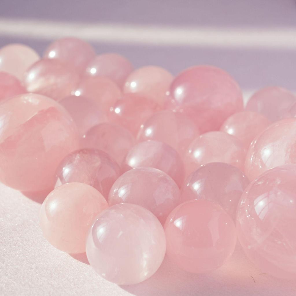 Natürliches Rosenquarz Kristallkugel Ornament - Polierte Sternenlichtanordnung