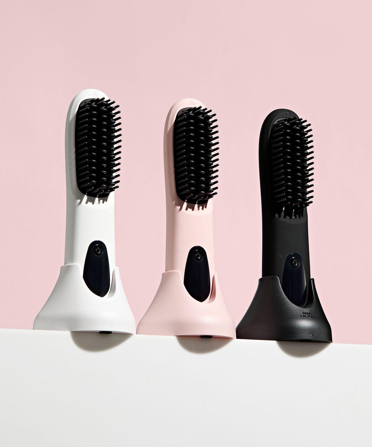 Must-have item for the commute! Temperature-controlled cordless hair styler comb iron black