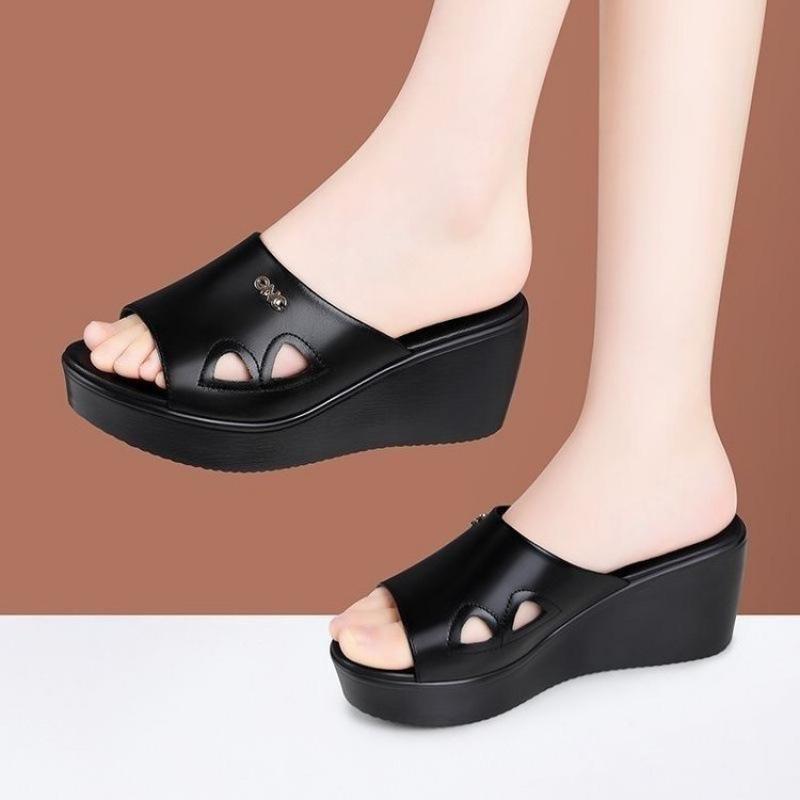 

Hot-selling slope heel cool slippers wear soft bottom small breathable one-word drag 2025 summer new beach 40 чёрный