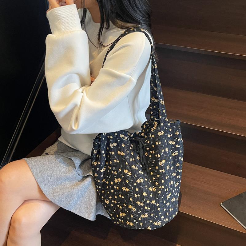 Floral Print Shoulder Bag Women's Large Capacity Bucket Bag Commuter Tote Bag