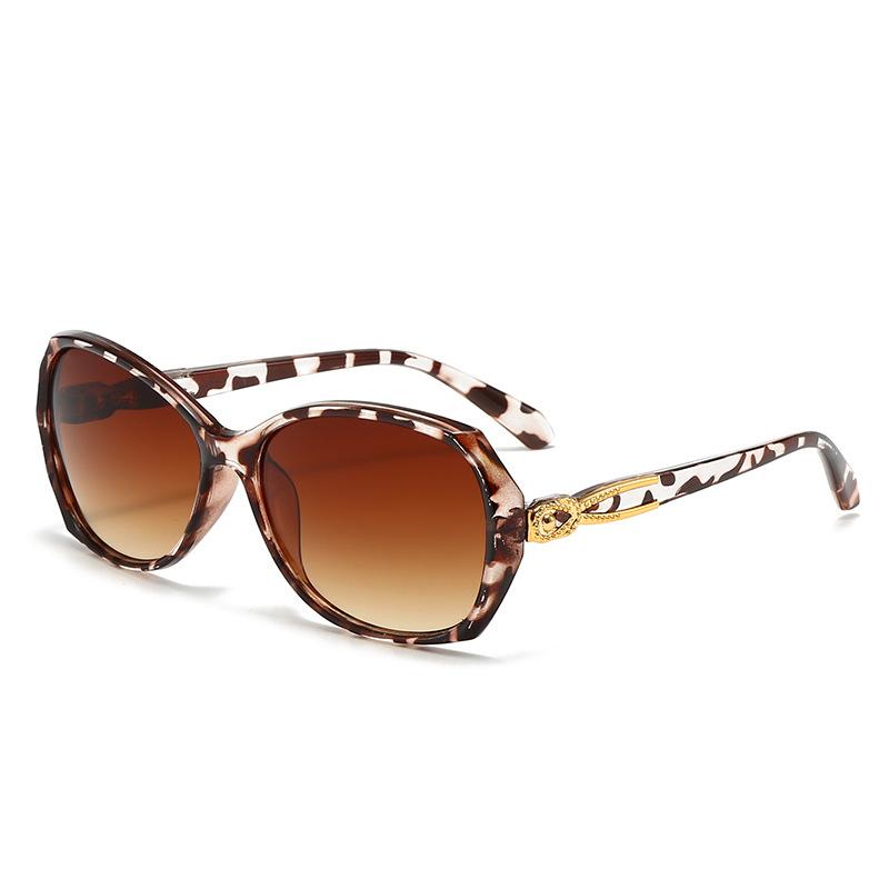 Sonnenbrille mit Kunststoffrahmen Hochwertige Sonnenbrille Kleiner Rahmen Gesichtsreparatur Damen Fremdenhandel Brillen Trend
