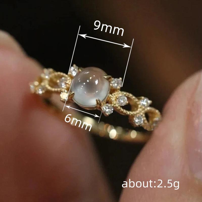Niche Retro Imitation Moonstone Ring, Exquisite High-End Romantic Index Finger Ring, Egg Surface Fashion Women'S Ring