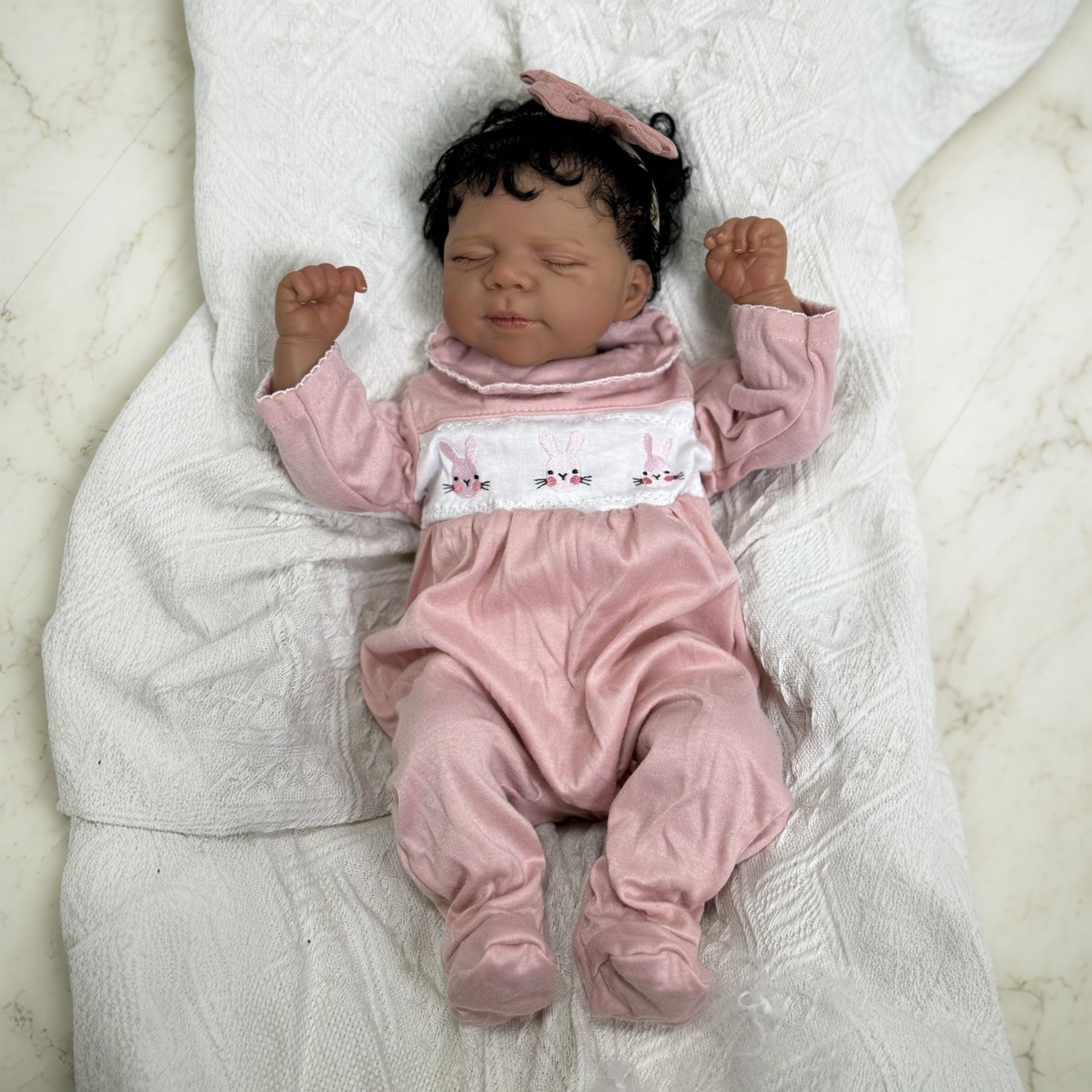 

BZDOLL 45cm 18inch Soft Vinyl Baby Reborn Doll Cloth Body Black Skin Girl Realistic Newborn Bebe Art Toy for Kids Christmas Birthday Gift cloth body doll