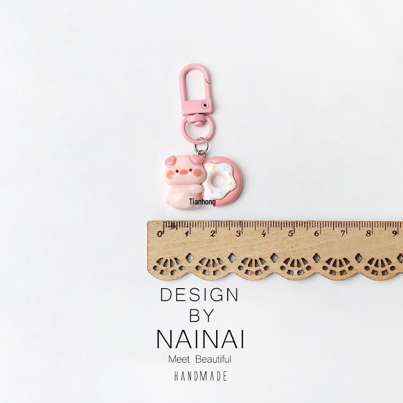 Pink Pig Dessert Keychain Pendant: Cute Cartoon Jewelry Accessory for Girls