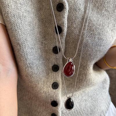 Wenss Gözyaşı Kırmızı Akik Reçine Kolye Ucu Uzun Kolye Merlot Kazak Zinciri ile