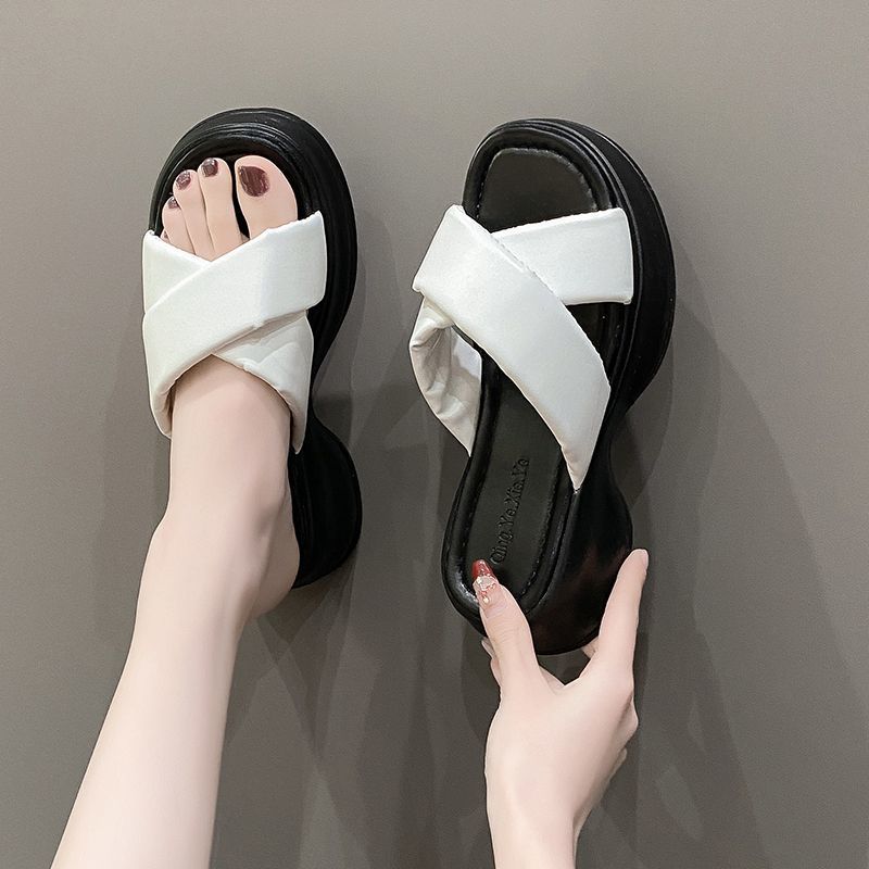 Fashion Beach 2025 Summer New Cool Slippers Silver Platform Cross Belt Versatile Outer Wear Solid Color Muffin Sandals