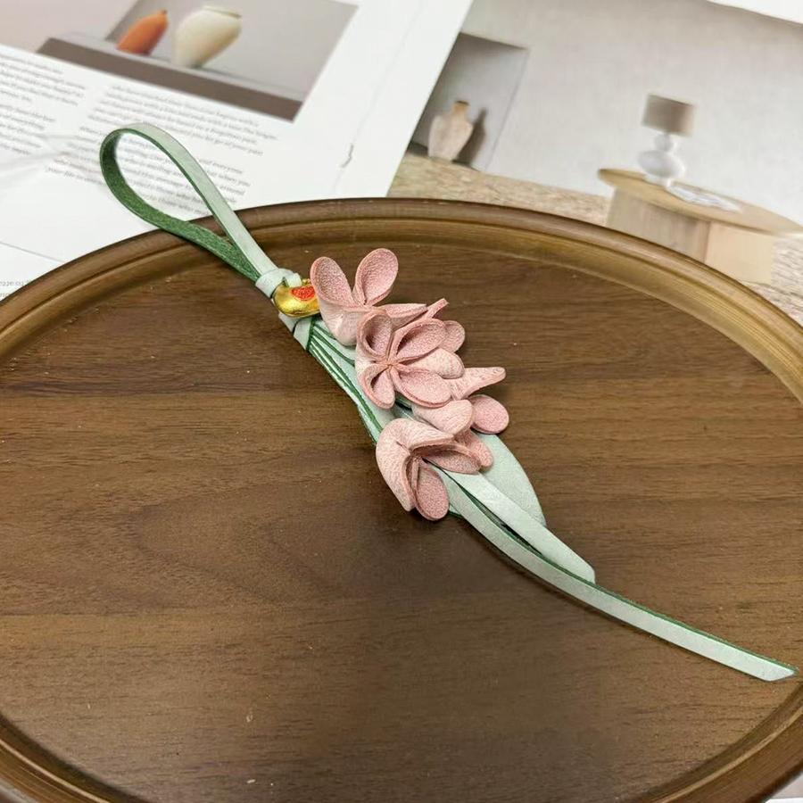 Flower Bag Pendant Cow Leather Design Exquisite Handmade Simulation Bags Pendant Osmanthus Tulip Keychain Bag Accessories