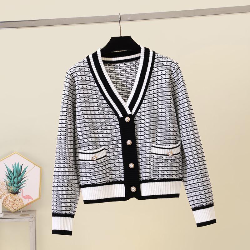 2022 Short Cardigan Women's Sweater Coat Autumn And Winter New Style Outer V-neck Loose Plaid Top All-match Casual