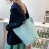 A Niche, Large-capacity, Lightweight Hand-held Shoulder Bag, Fashionable and Retro Commuting Mommy Bag