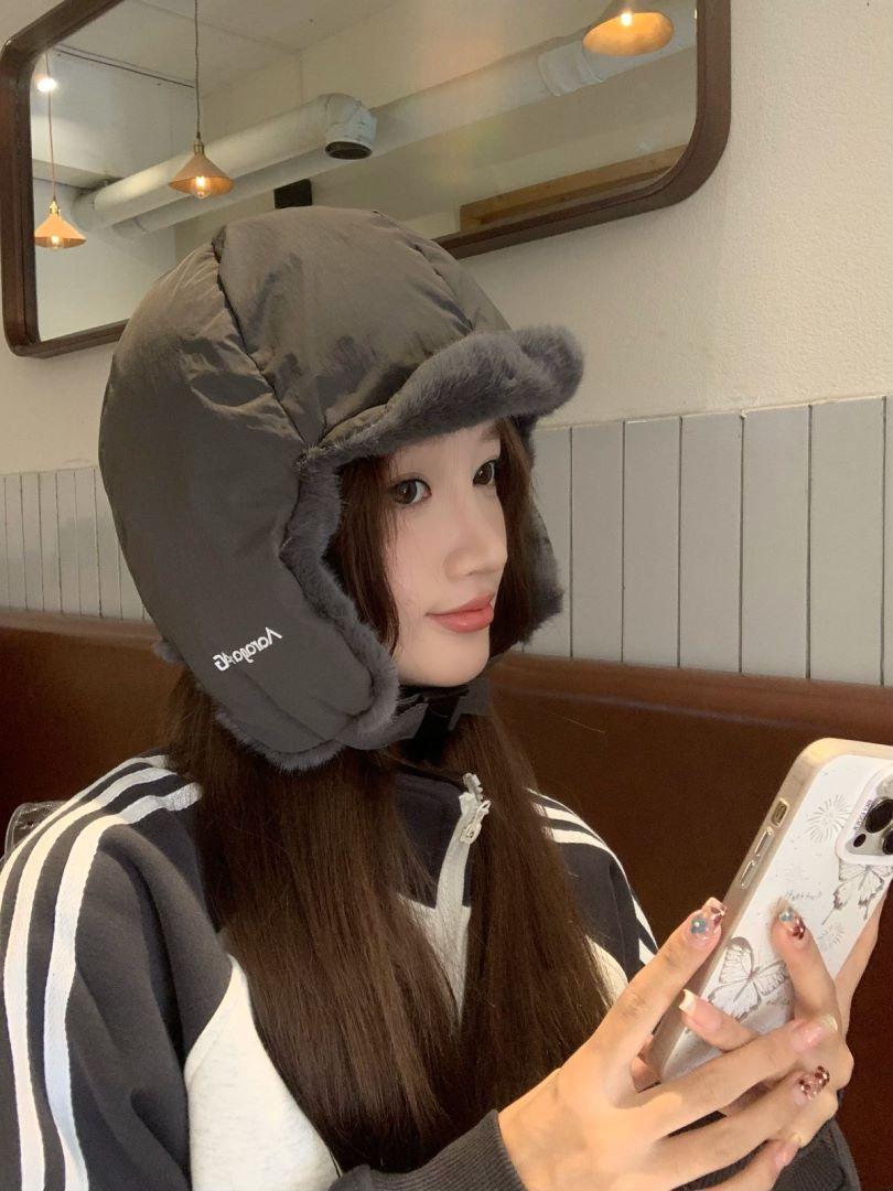 

2025 New Down Cotton Lei Feng Hat Men s Warm Ear Protector Hat Women s Autumn and Winter Car Wind-proof Cold Warm Plush Hat M（56-58cm） серый