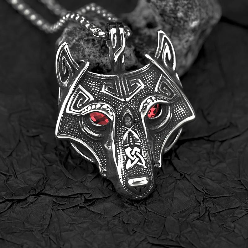 Viking Ice Field Wolf Head Necklace Nordic Metal Green Eye Wolf Head Men Handsome Rune Pendant Accessories