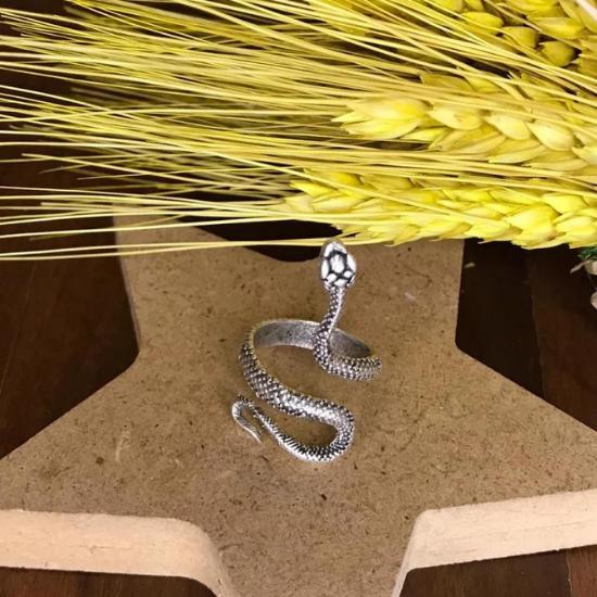 

Тонкое регулируемое кольцо в виде змеи