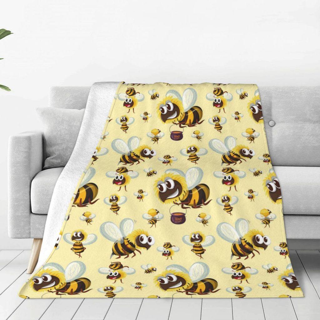 Cartoon Cute Bee Design Lightweight Warm Fleece Blanket For Kids Home Decor