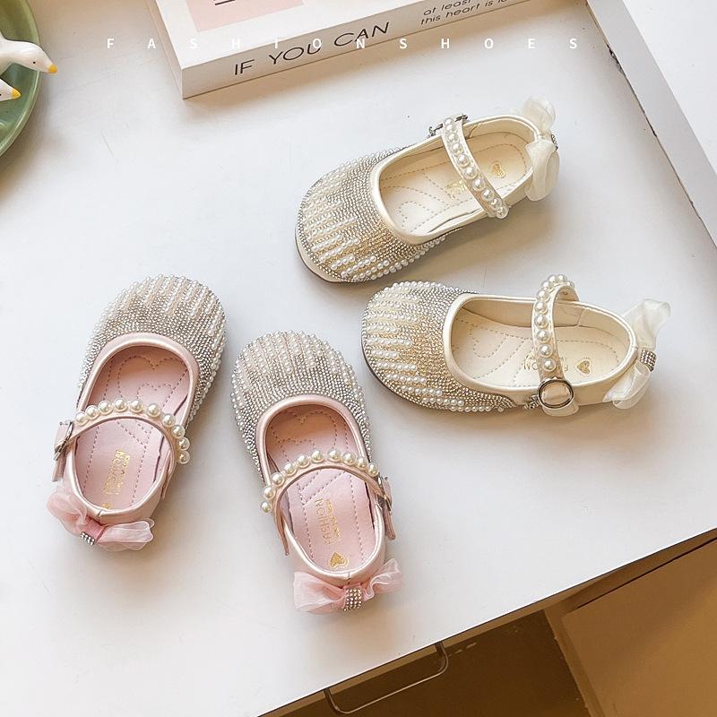 Ins Kinderschuhe aus kleinem Leder mit Röcken 2025 Frühling neue koreanische Version von Mädchen weichsohlige Prinzessin Schuhe glänzende Kristallschuhe
